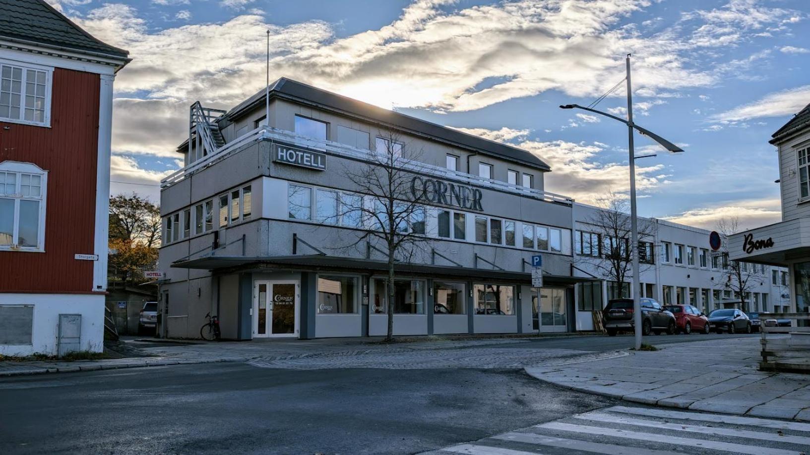 Corner Hotel 3*